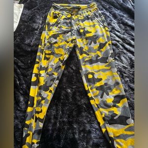 Jogging pants yellow,black,grey.size s/m